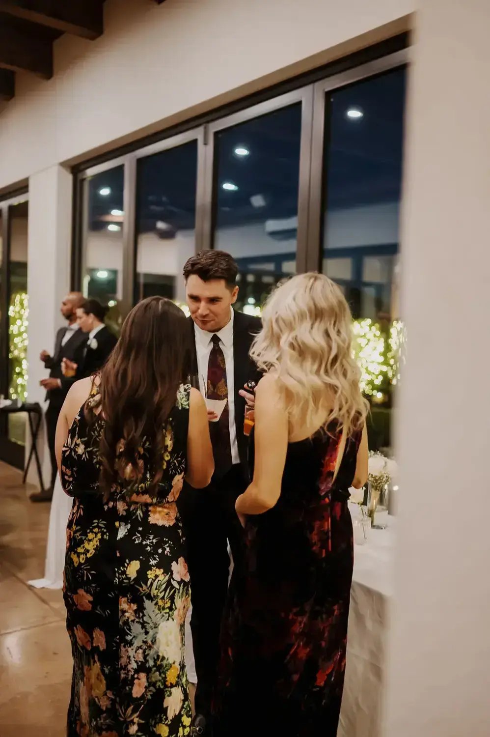 EventCenterPeopleTalking